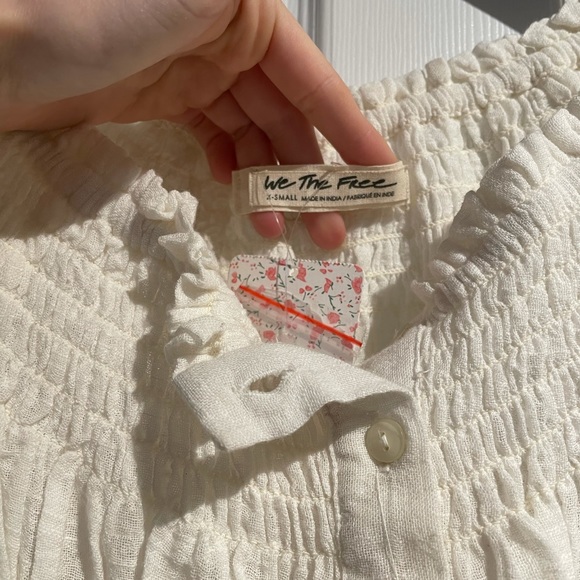 Free People white boho crop blouse. - Picture 4 of 6